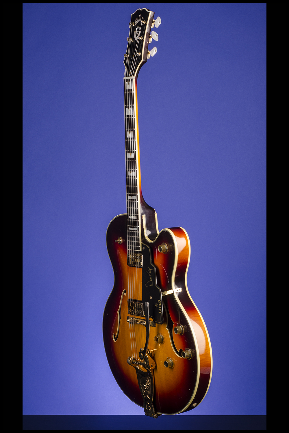 Eddy-500 SB Guitars | Americana Inc.